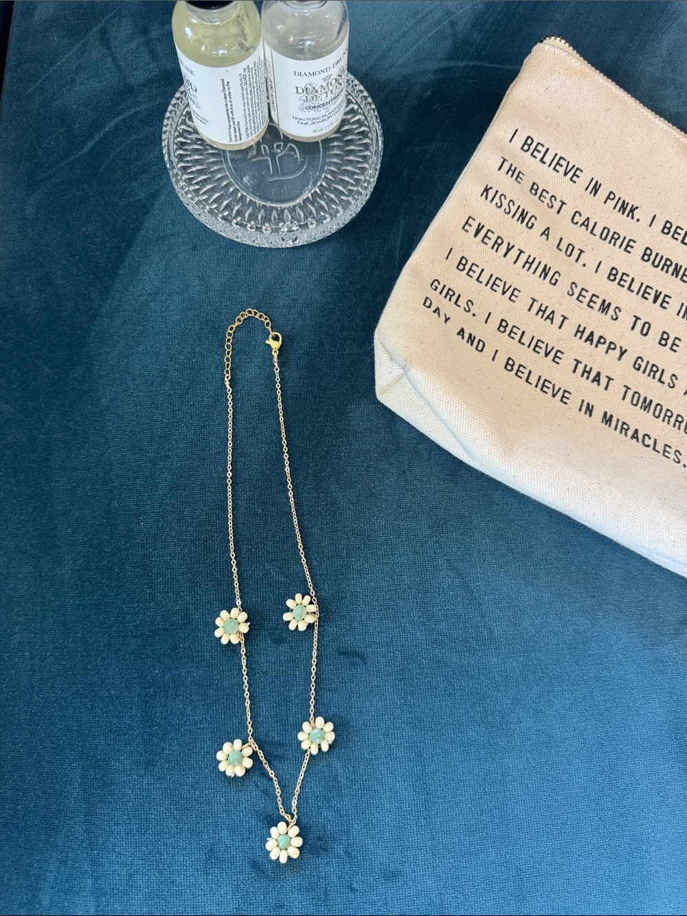Gold Toned Chain Necklace with White and Safe Daisy Charms Fashion Jewelry